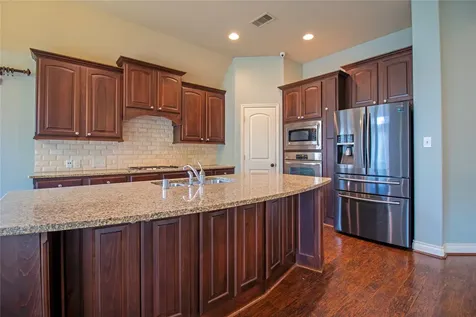 2019 Sunset Springs Drive Pearland TX 77584
