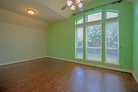 2019 Sunset Springs Drive Pearland TX 77584