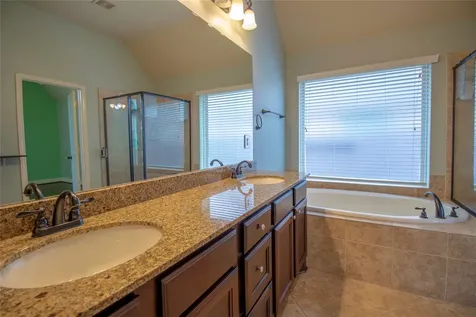 2019 Sunset Springs Drive Pearland TX 77584