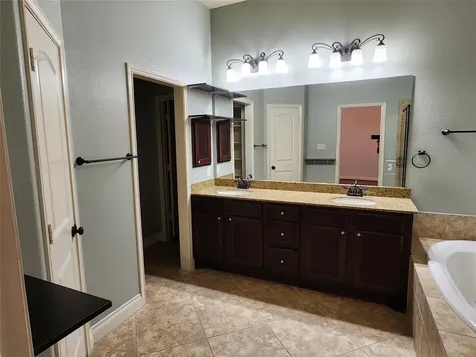 2019 Sunset Springs Drive Pearland TX 77584