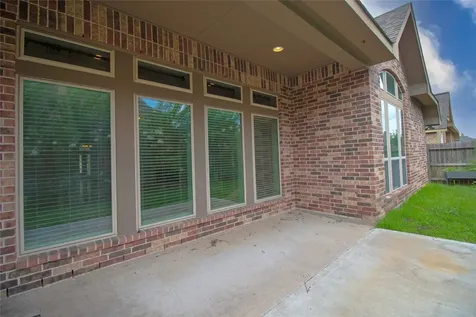 2019 Sunset Springs Drive Pearland TX 77584