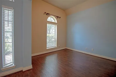2019 Sunset Springs Drive Pearland TX 77584