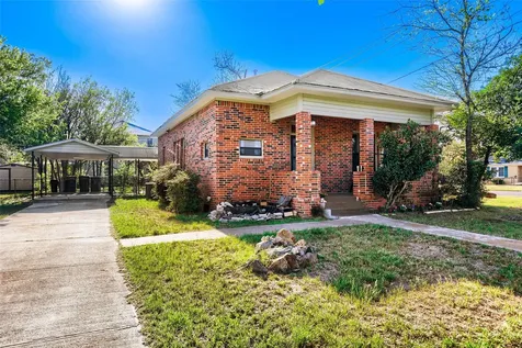 208 N Avenue B Elgin TX 78621