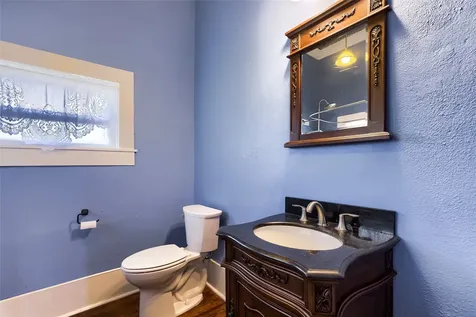 208 N Avenue B Elgin TX 78621