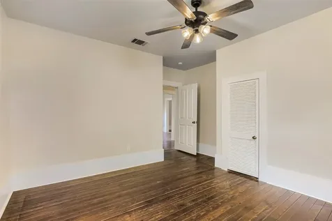 208 N Avenue B Elgin TX 78621