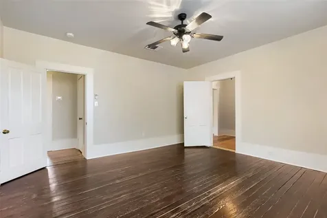 208 N Avenue B Elgin TX 78621