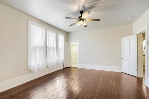 208 N Avenue B Elgin TX 78621