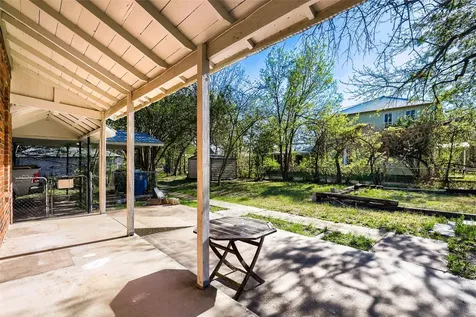 208 N Avenue B Elgin TX 78621