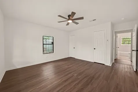 5830 Southlea Street Houston TX 77033