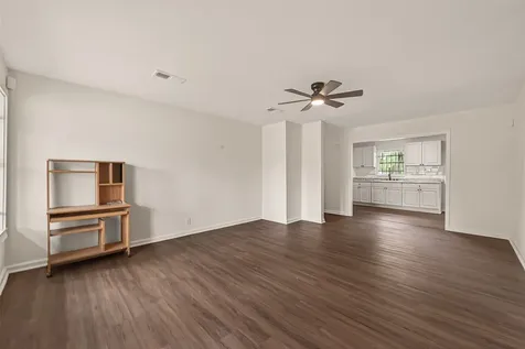 5830 Southlea Street Houston TX 77033