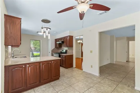103 Breezy Point Place The Woodlands TX 77381