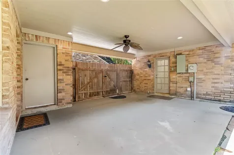 103 Breezy Point Place The Woodlands TX 77381