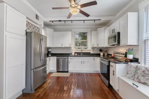 2520 Avenue P 1/2 Galveston TX 77550