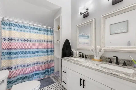 2520 Avenue P 1/2 Galveston TX 77550