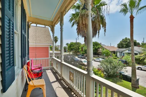 2520 Avenue P 1/2 Galveston TX 77550