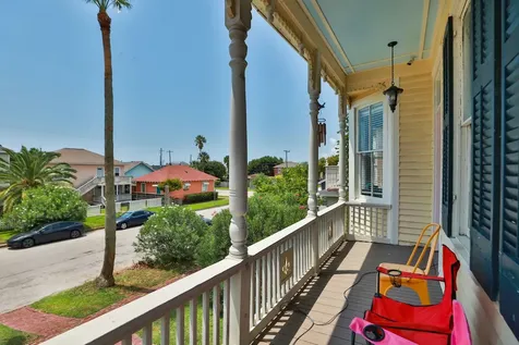 2520 Avenue P 1/2 Galveston TX 77550