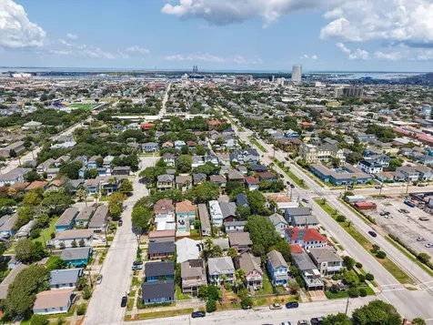 2520 Avenue P 1/2 Galveston TX 77550