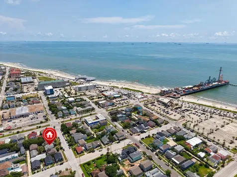 2520 Avenue P 1/2 Galveston TX 77550