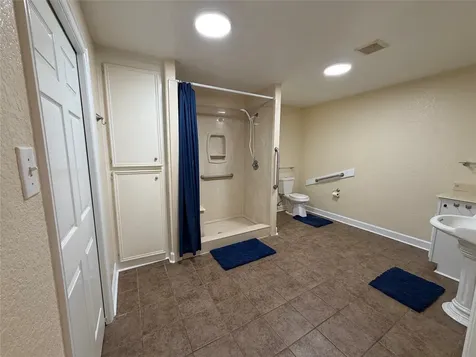 6421 S Ridgecrest Drive Hitchcock TX 77563