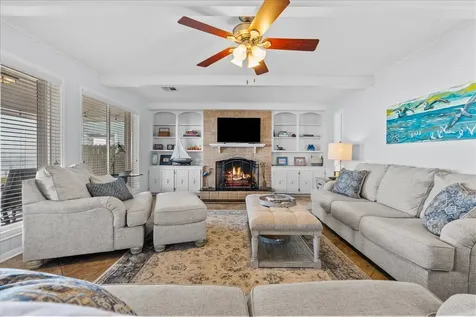 2823 Bayshore Drive Bacliff TX 77518