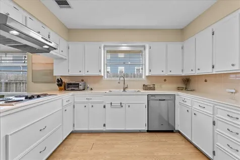 2823 Bayshore Drive Bacliff TX 77518