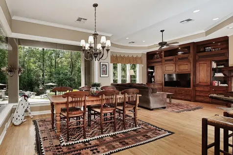 122 E Bracebridge Circle The Woodlands TX 77382