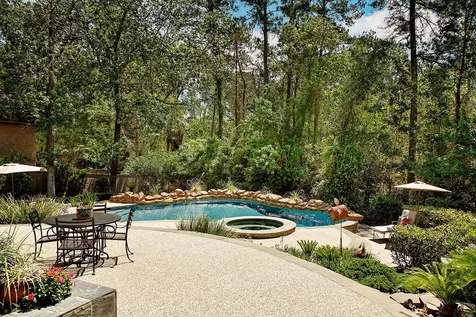122 E Bracebridge Circle The Woodlands TX 77382