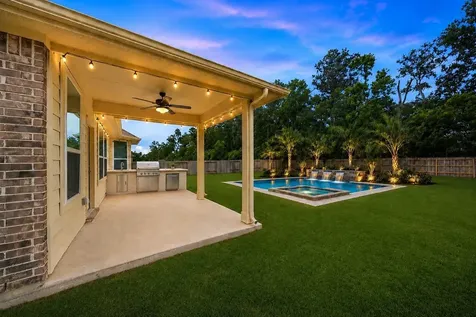 632 W Linnwood Drive Woodbranch TX 77357
