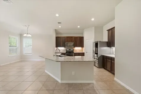 632 W Linnwood Drive Woodbranch TX 77357