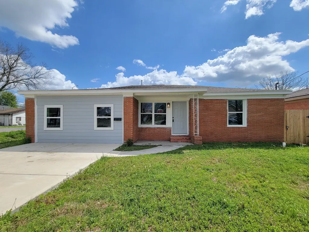 4538 Clover Street Houston TX 77051