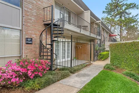 2238 S Piney Point Road 102 Houston TX 77063
