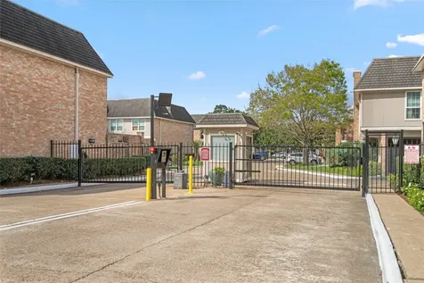 2238 S Piney Point Road 102 Houston TX 77063
