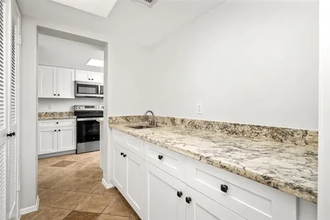 2238 S Piney Point Road 102 Houston TX 77063