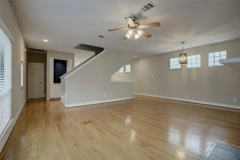 5911 Petty Street Houston TX 77007