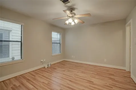 5911 Petty Street Houston TX 77007