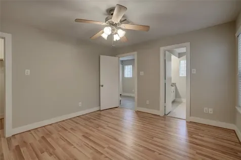 5911 Petty Street Houston TX 77007