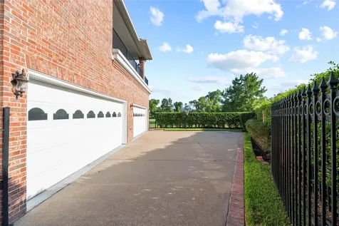 23 Glen Eagles Drive Sugar Land TX 77479