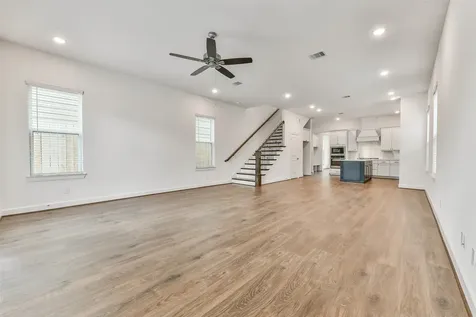 2511 S Houston Avenue Pearland TX 77581
