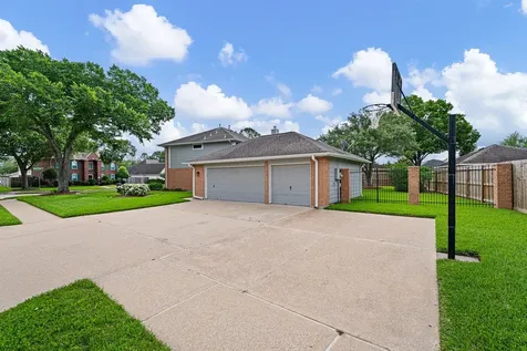 1514 Pine Ridge Lane Pearland TX 77581