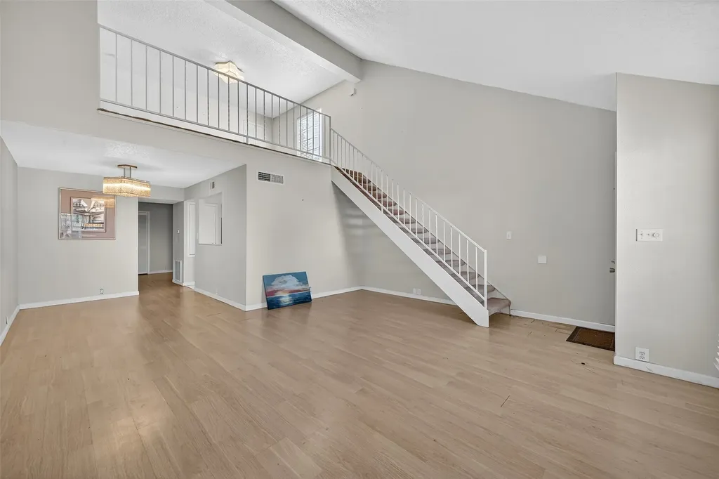 6201 Beverlyhill Street 35 Houston TX 77057