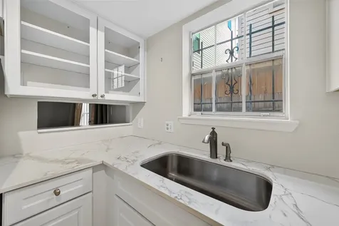 6201 Beverlyhill Street 35 Houston TX 77057