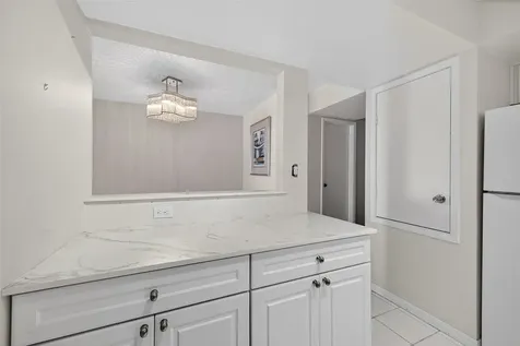 6201 Beverlyhill Street 35 Houston TX 77057