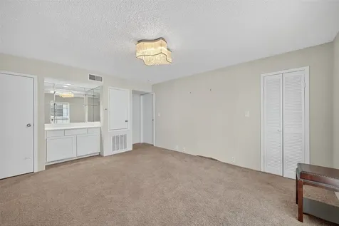 6201 Beverlyhill Street 35 Houston TX 77057