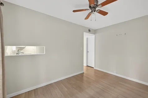6201 Beverlyhill Street 35 Houston TX 77057