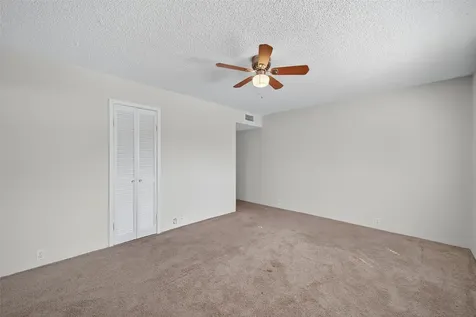 6201 Beverlyhill Street 35 Houston TX 77057