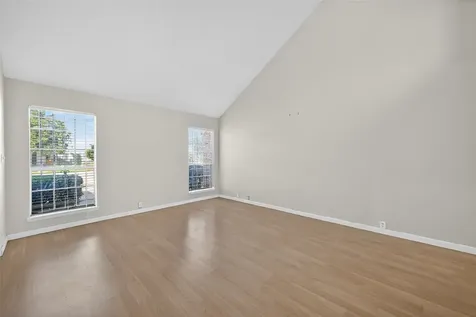6201 Beverlyhill Street 35 Houston TX 77057