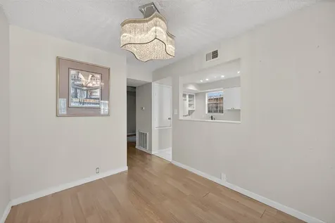 6201 Beverlyhill Street 35 Houston TX 77057