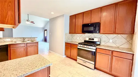 2102 Indian Clearing Trail Rosenberg TX 77471