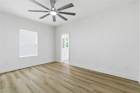 1420 W 34th 1/2 Street Houston TX 77018