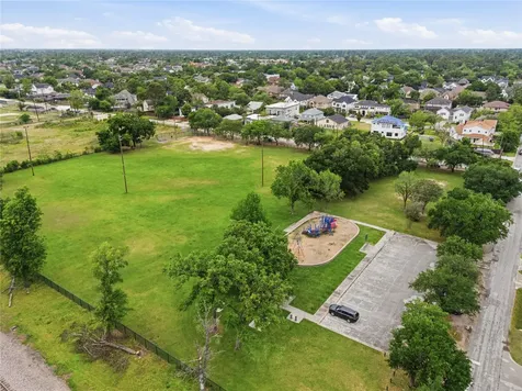 1420 W 34th 1/2 Street Houston TX 77018